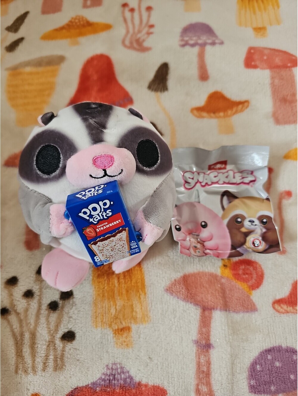 Zuru series 3 Snackle plush Margo with pop tarts NWOT